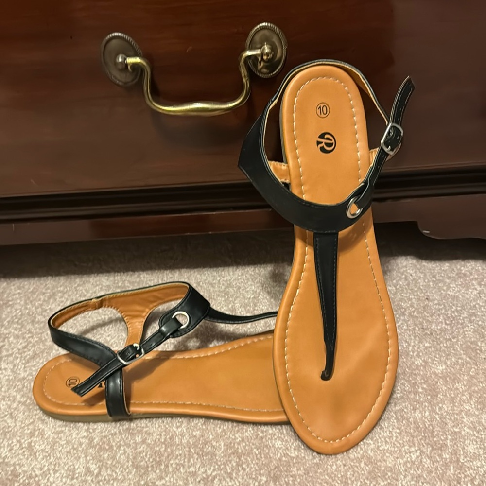 Size 10 black sandals